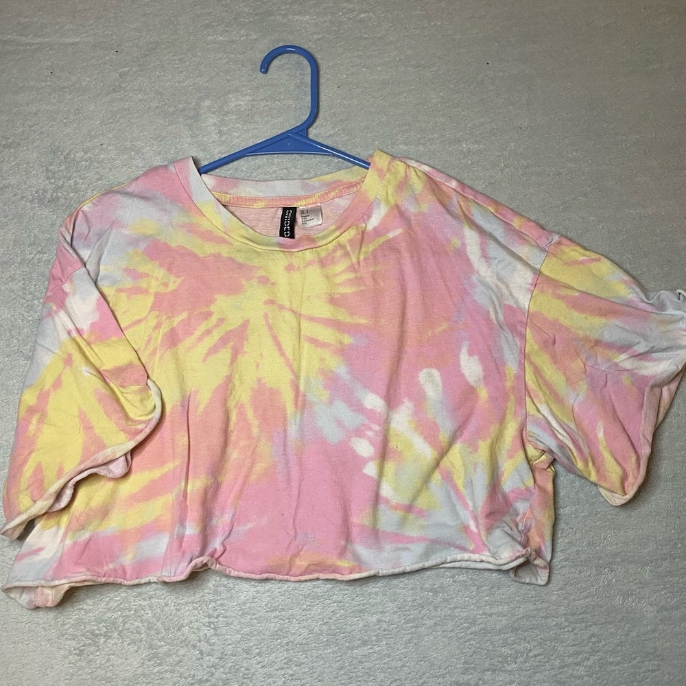 Divided tie-dye women’s size S crop top